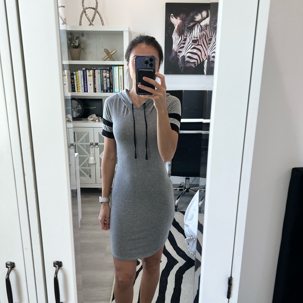 Bozzolo Gray Mini Dress with Black Accents